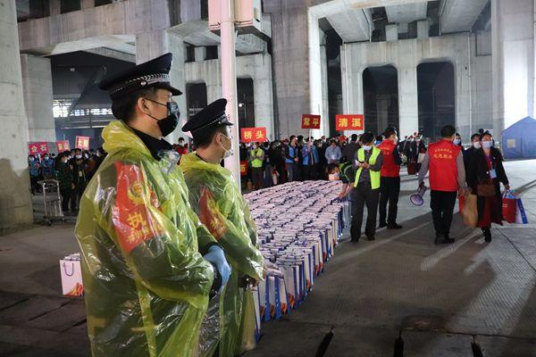 离鄂返莞，疫情后的迁徙与复苏之旅